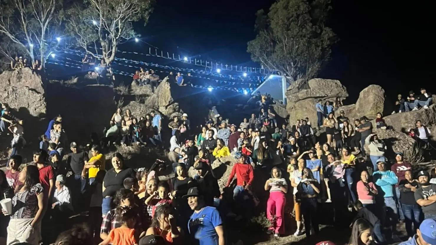 El pequeño cerro ubicado a 15 minutos de Durango en el que cada año celebran a la Santa Cruz