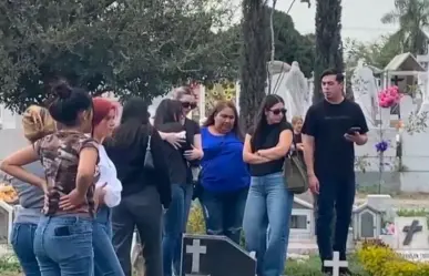 Alicia Villarreal da el último adiós a su padre Victor Villarreal