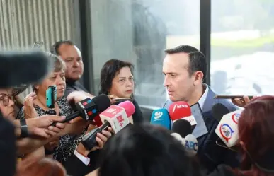 Exige Carlos de la Fuente reparen drenaje de aguas negras  