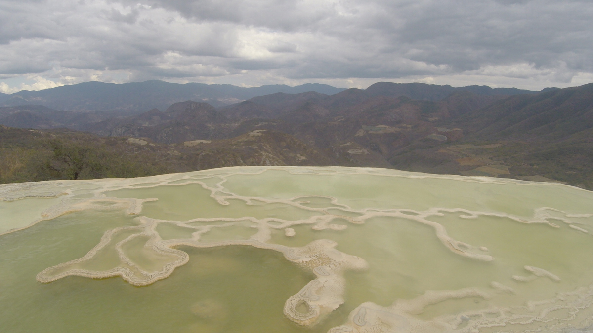 Hierve El Agua: Una maravilla natural única de México - Andares. Foto: David Dorantes.