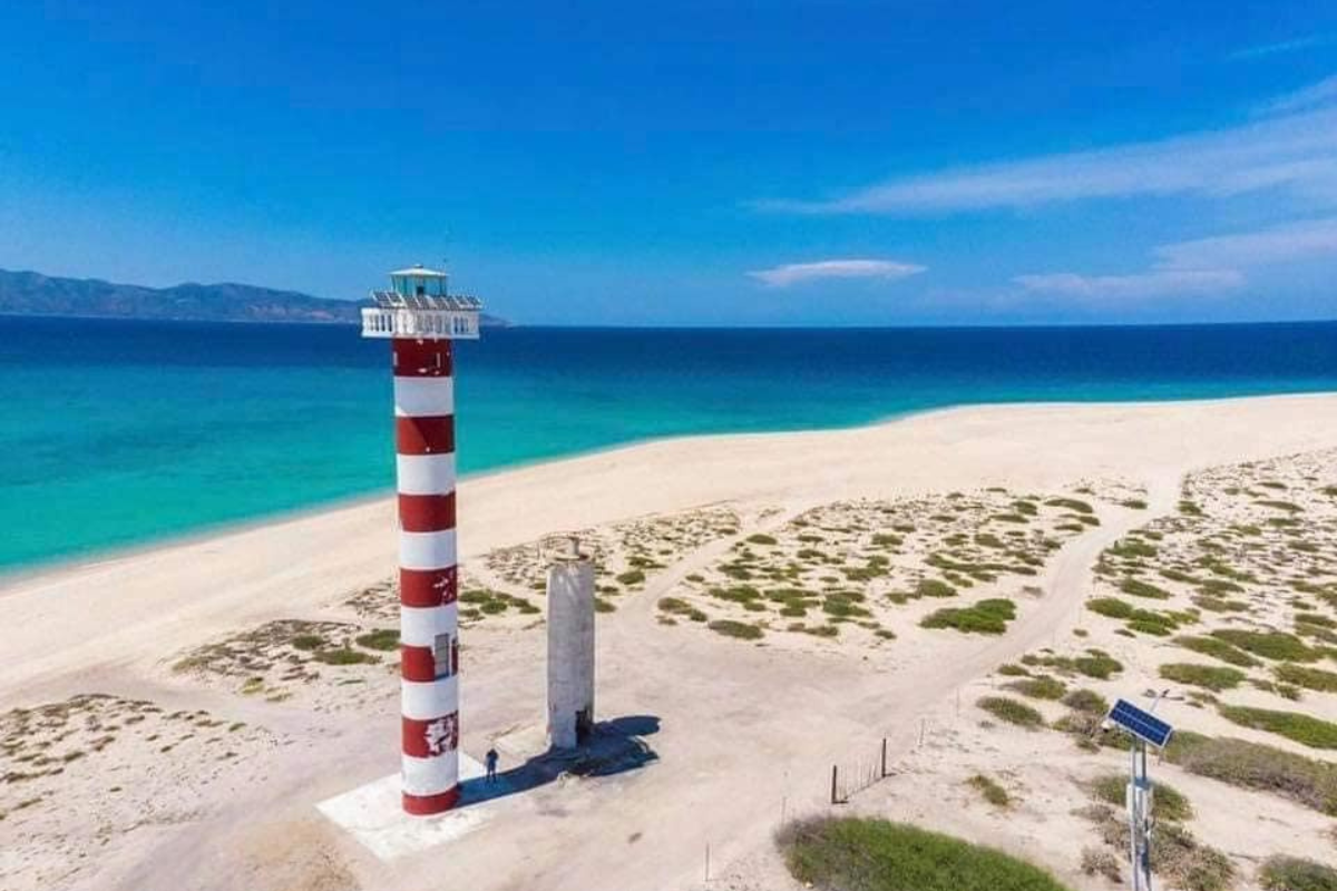 El famoso faro de Punta Arenas. Foto: Discovering Cabo.