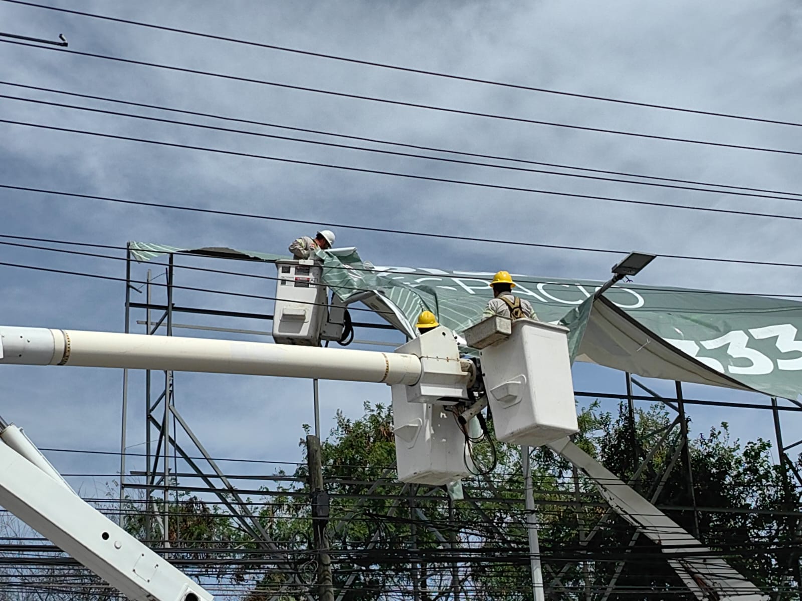 Vientos fuertes dejan sin luz a más 175 mil usuarios en Durango, Nuevo León y Coahuila