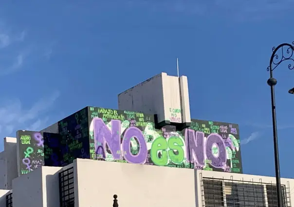 8M: Pintan mural feminista en el centro de Saltillo