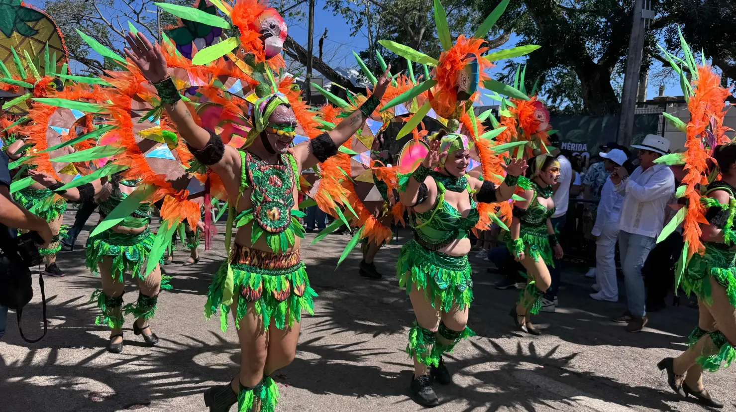 El Ayuntamiento de Mérida reportó la asistencia de aproximadamente 50 mil personas al ultimo día del Carnaval.- Fuente Alejandra Vargas