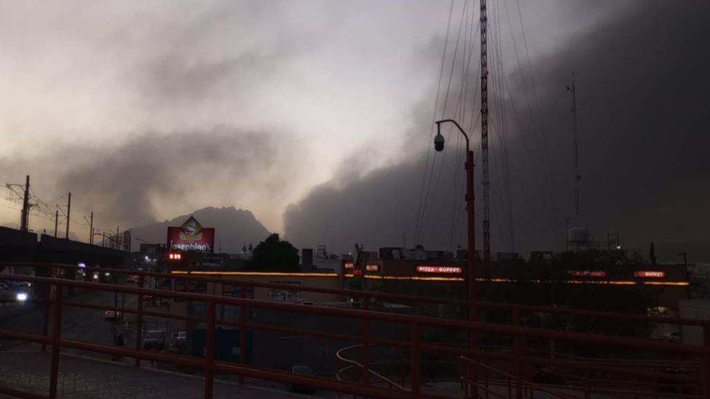 Así se vio la enorme columna de humo por incendios desde la estación Exposición del Metro