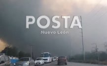 Megaincendio obstruye la visibilidad en carretera Miguel Alemán en Pesquería