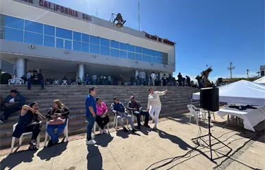 Continúan burócratas negociaciones con Gobierno de BCS