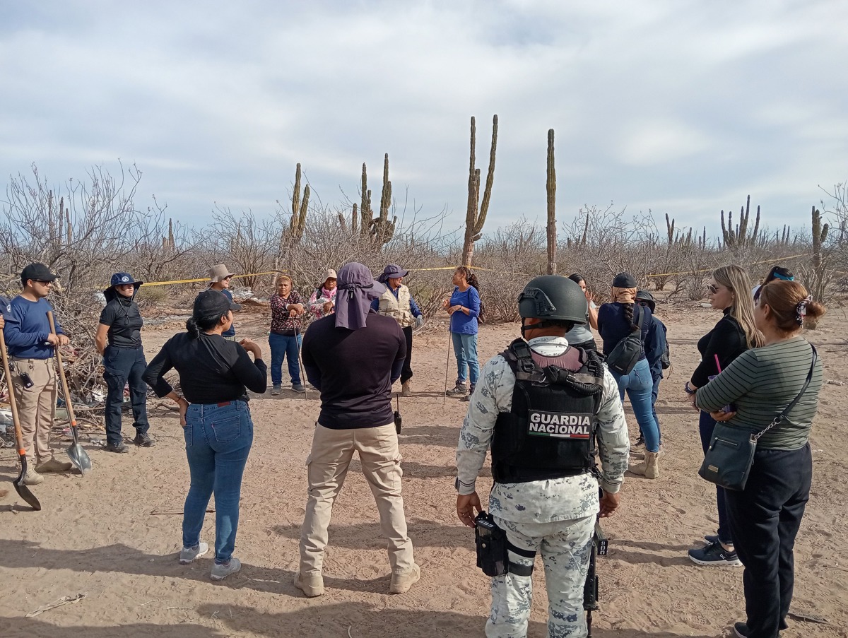 Elementos de la SEDENA y Guardia Nacional resguardaron la zona de búsqueda. Foto: Facebook / Búsqueda x La Paz