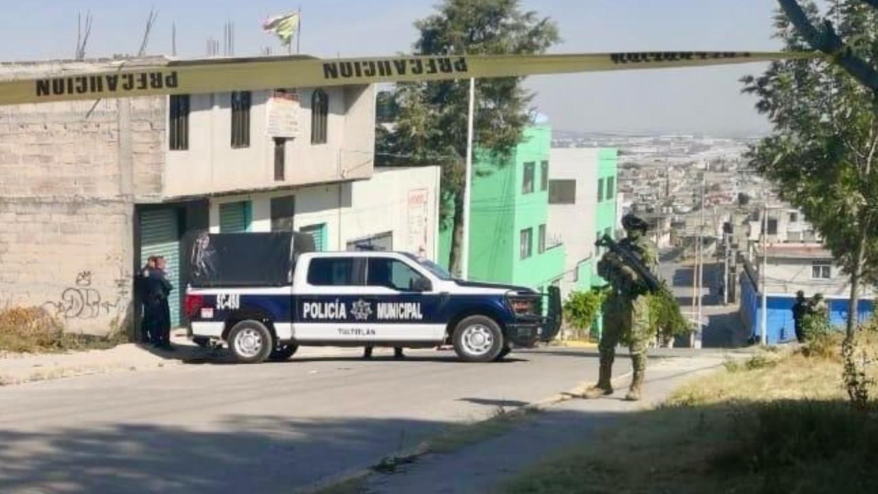 Ejecutan a un hombre afuera de un Colegio de Bachilleres en Tultitlán. Foto: Cortesía