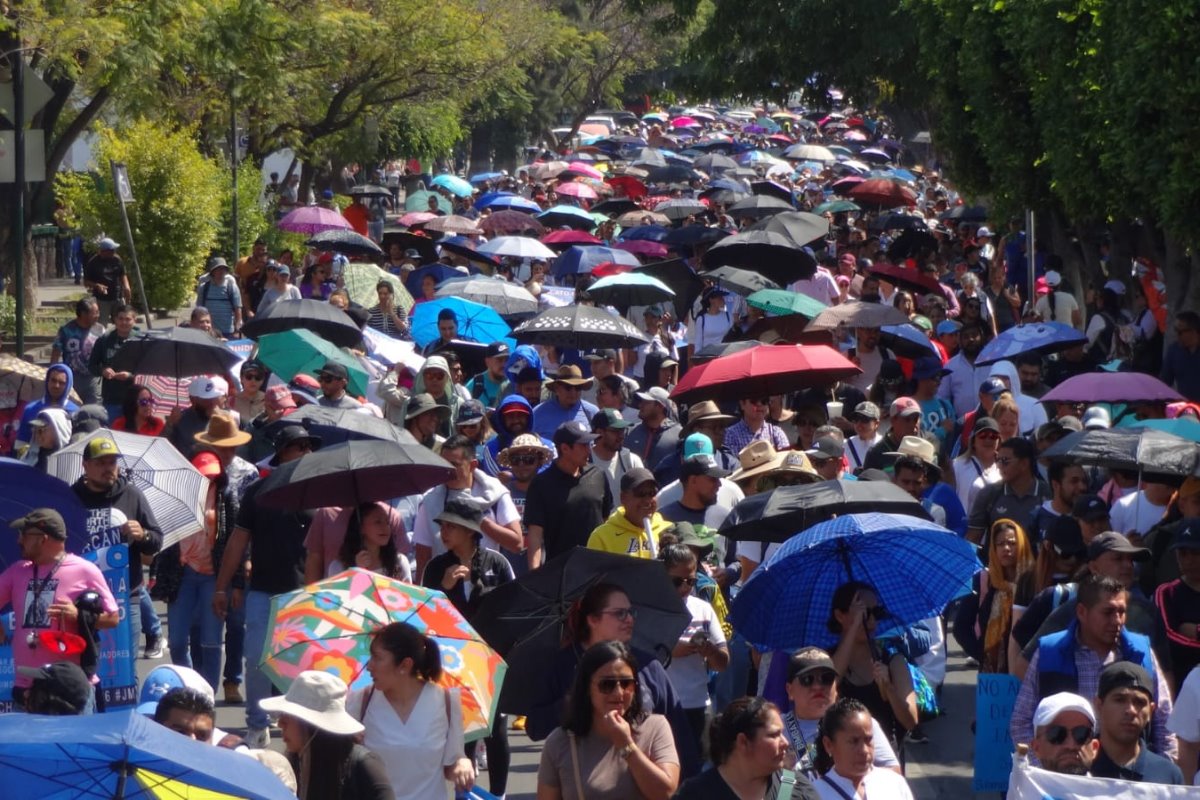 Movilización de la CNTE. Foto: @bejerano_adrian | Canva 