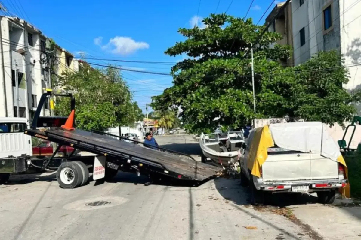 El problema de autos abandonados ya está generando molestias en los vecinos de ciertas áreas en el sur de Tamaulipas. Foto: Redes Sociales