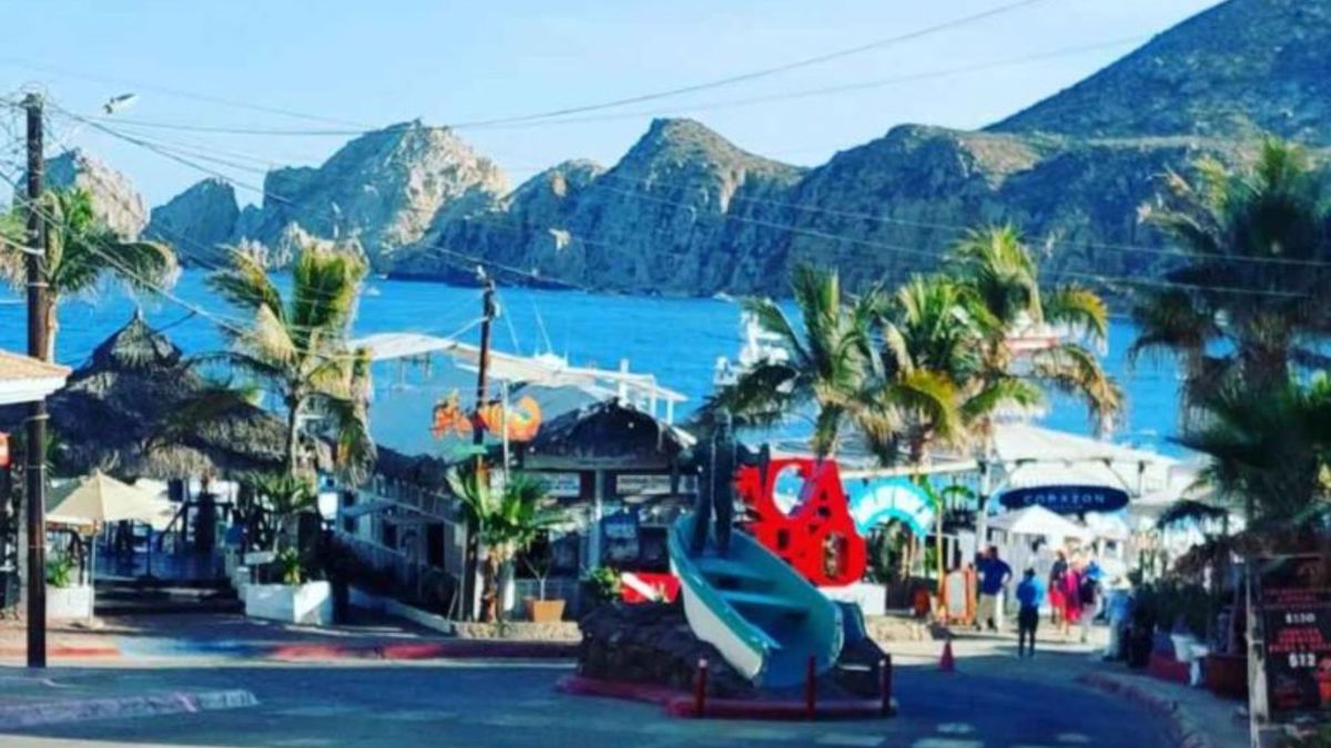 Autoridades evalúan los puntos estratégicos para la instalación de cámaras en El Médano. Foto: México Playas