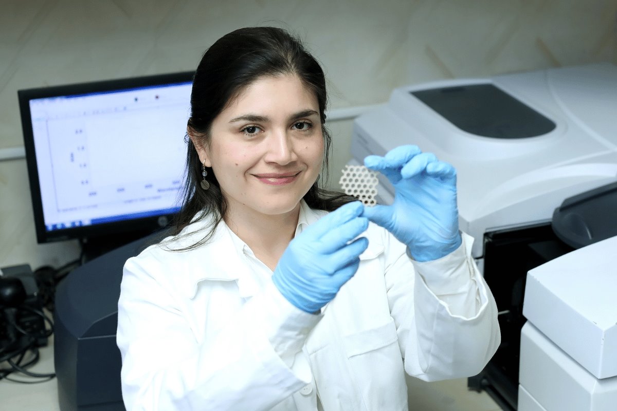 Con una formación en ingeniería química, Edith Luévano buscó combinar su interés por las matemáticas y las ciencias con una aplicación práctica para el medio ambiente. Foto: UANL.