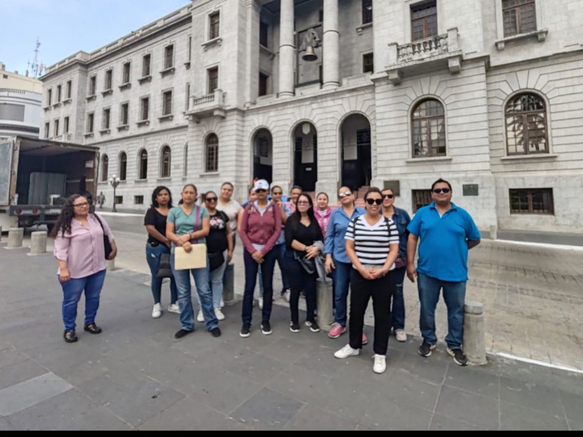 Dado el monto de los pagos, algunos argumentan que sería más conveniente inscribir a sus hijos en una institución privada, ya que los gastos son prácticamente los mismos. Foto: Axel Hassel