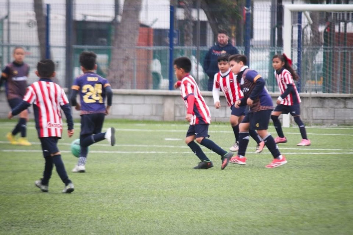 La Ciudad Deportiva de Tampico y su escuela de fútbol han decidido un aumento calificado como “exorbitante”, los padres de familia han enfurecido. Foto: Axel Hassel