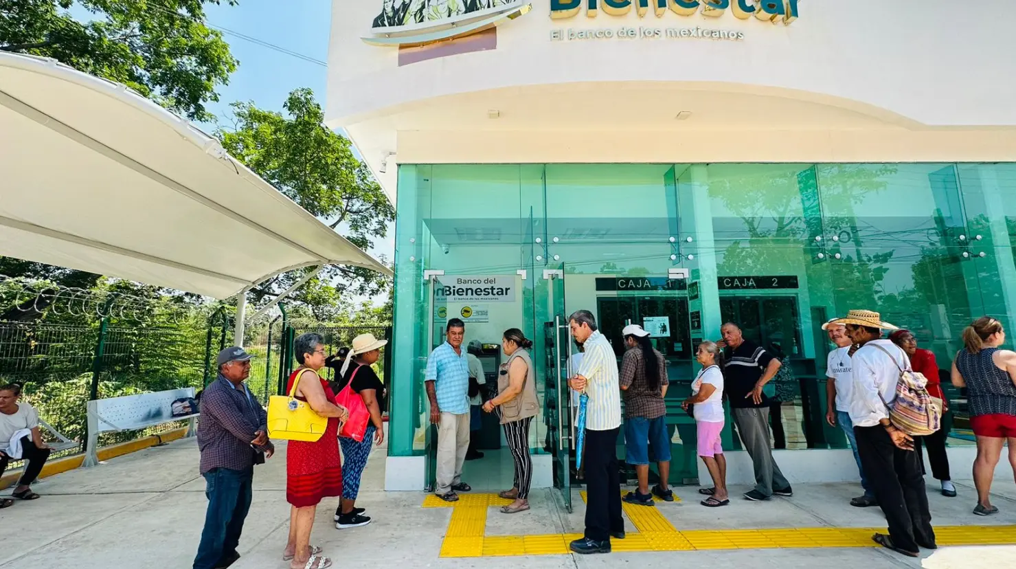 Este viernes 7 de marzo corresponde a las letras D, E y F cobrar la Pensión Bienestar para adultos mayores. Foto: Gob. de México
