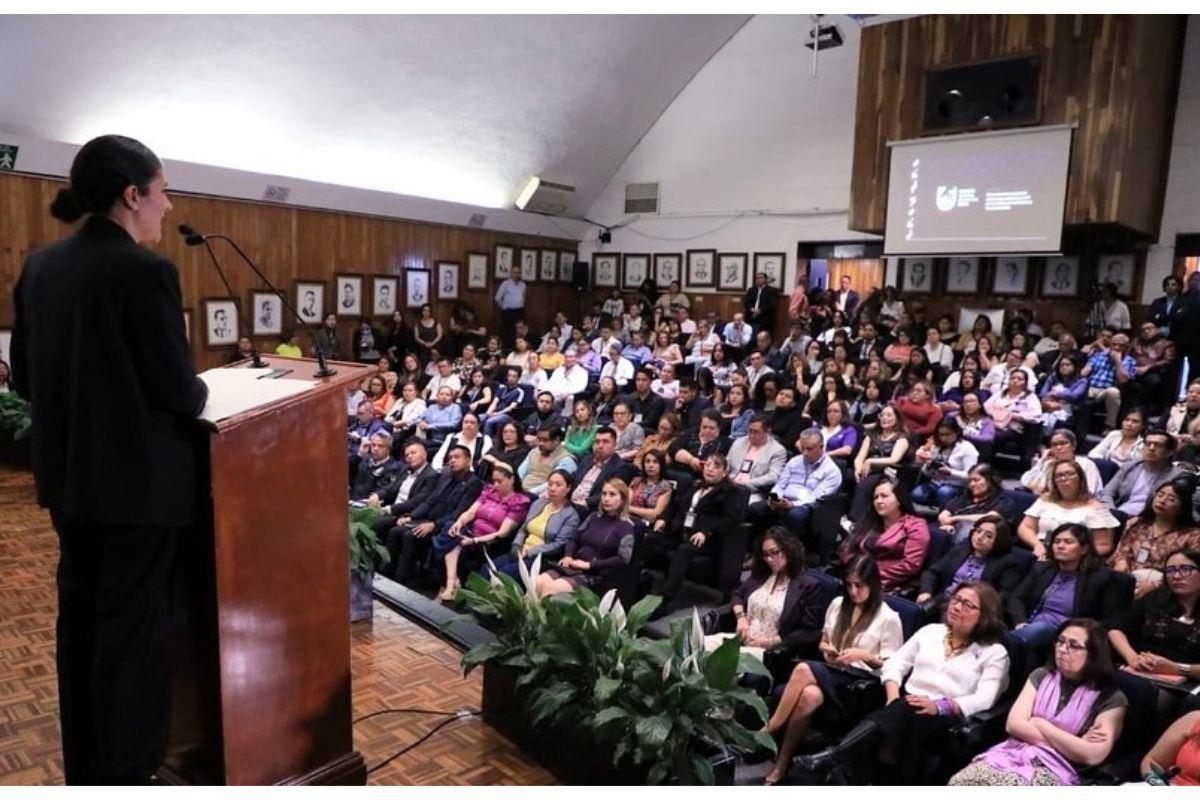 La titular de la Fiscalía General de Justicia CDMX, Berta Alcalde Luján en conferencia de prensa presentando el nuevo protocolo para casos de feminicidio y transfeminicidio. I Foto: FB: Bertha Alcalde Luján