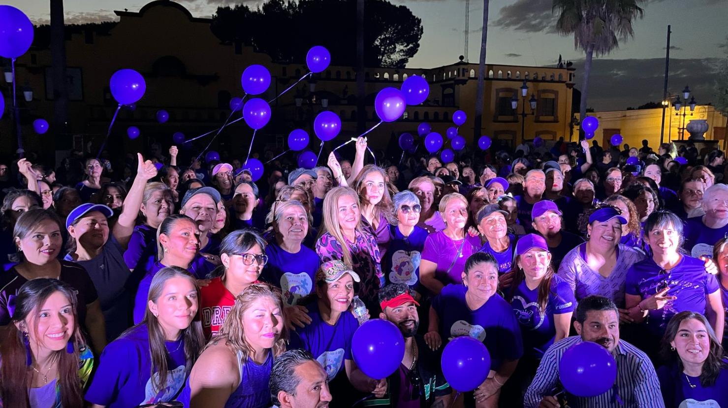 Decenas de mujeres acudieron a la presidencia de Ramos Arizpe con motivo del 8M .  (Fotografía: Marco Juárez)