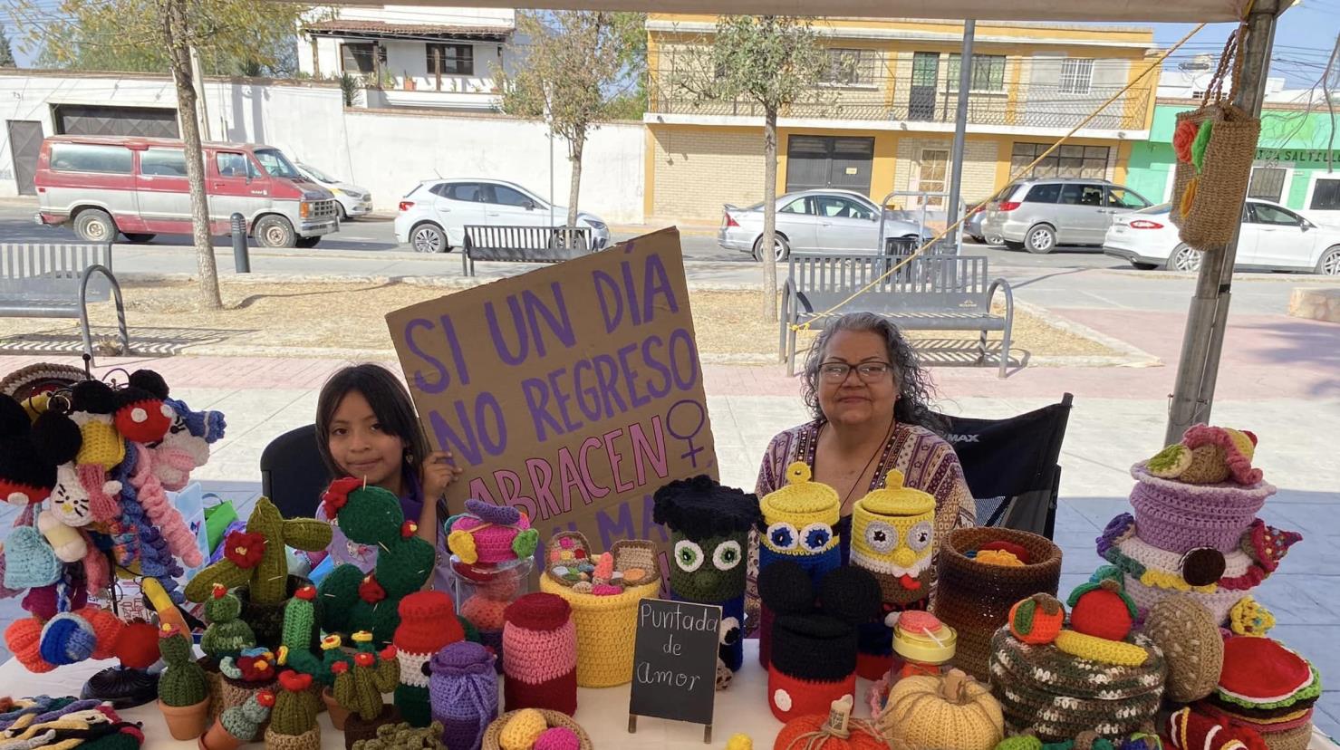 Bazar en Plaza Coahuila. Foto de Ackerman Bzr.