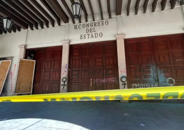 FOTOS | Así quedó el Congreso de Durango, tras las manifestaciones del 8M