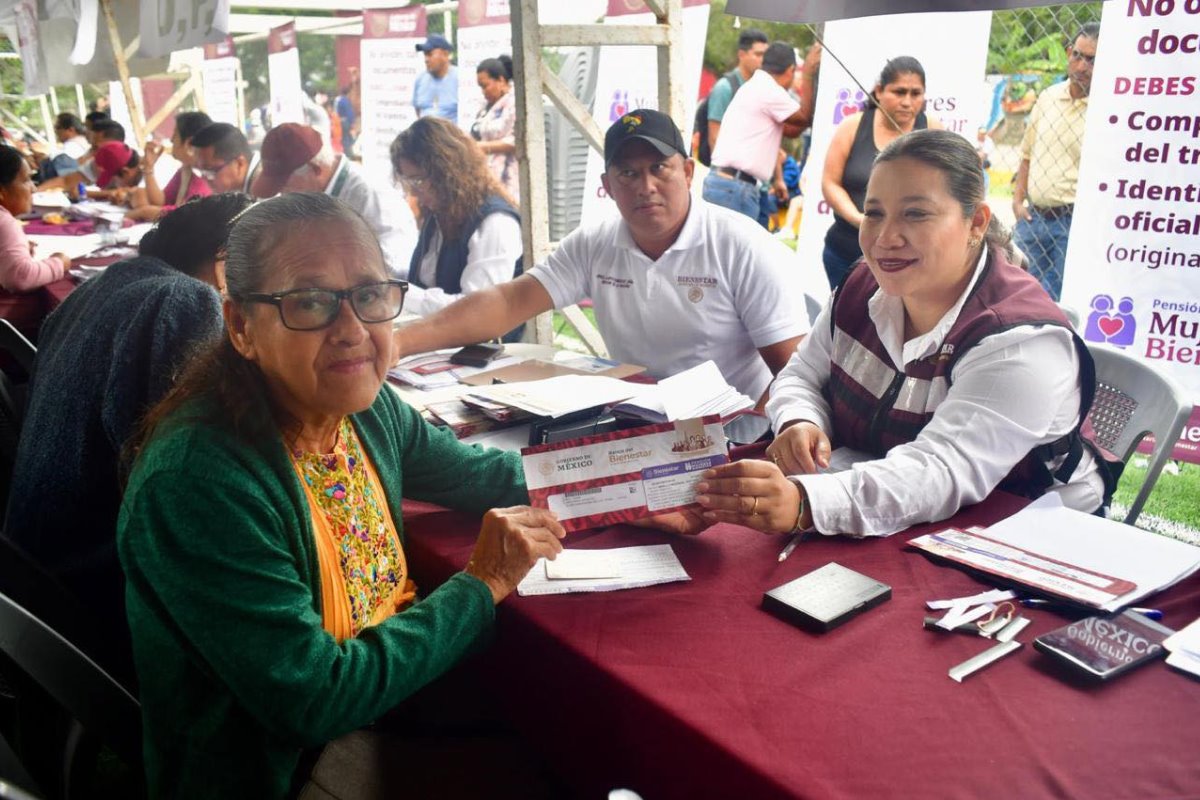 El retiro del dinero de la Pensión Bienestar no necesariamente debe hacerse el día que se paga. Foto: Gob. de México