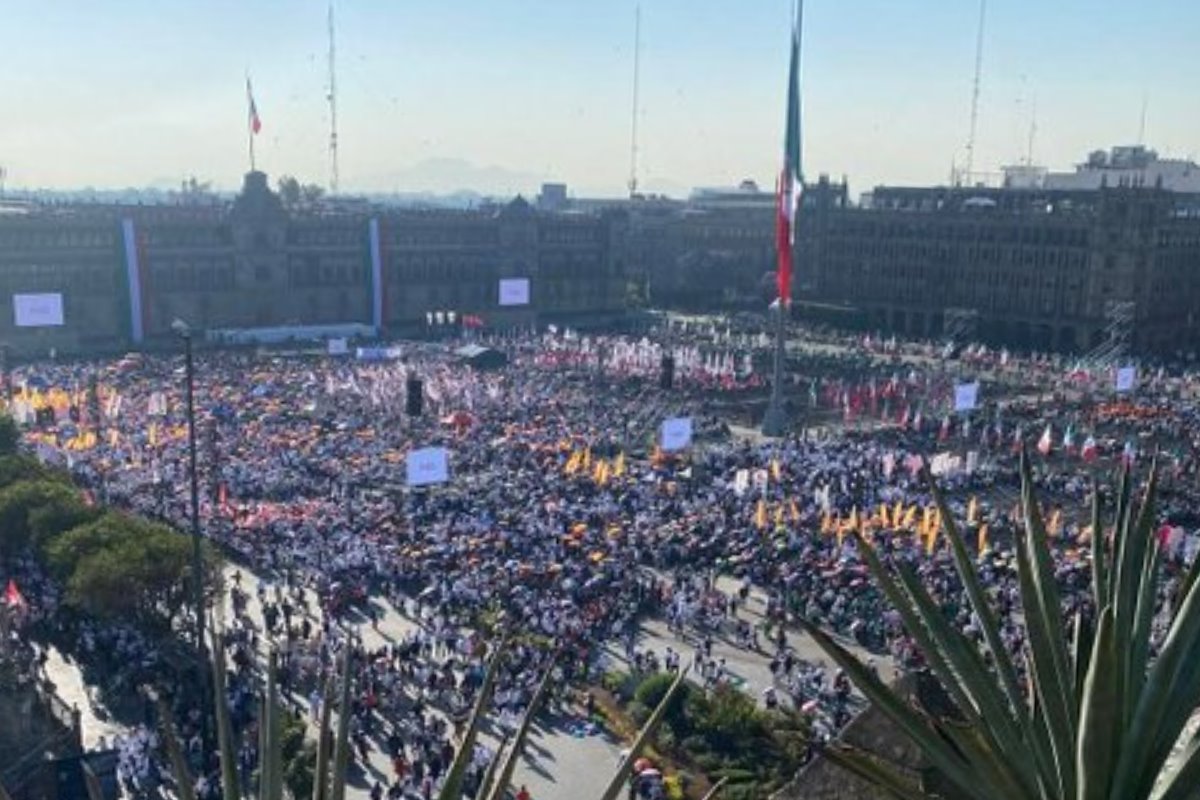 Simpatizantes de Sheinbaum invaden el Zócalo: llegan caminando para el festival anunciado por la presidenta Claudia Sheinbaum. Foto: X @Morena_Durango_