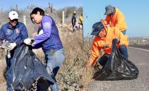 Más de 50 toneladas de basura retiraron de carretera de Todos Santos