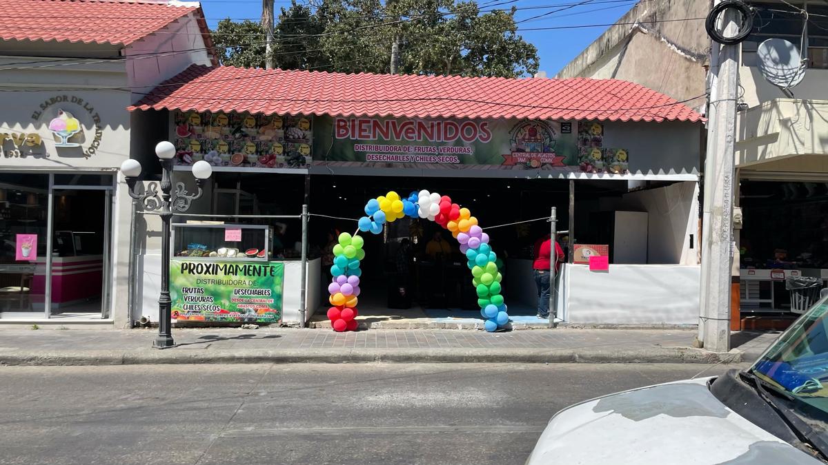 El motivo principal de las quejas fue el alto volumen de un equipo de sonido utilizado por el establecimiento como estrategia para atraer clientes durante la mañana de este lunes. Foto: Axel Hassel