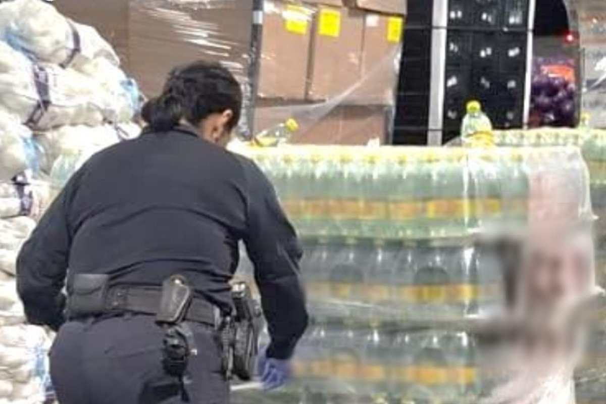 La droga era transportada en botellas de una reconocida marca de agua mineral. Foto: SSPC