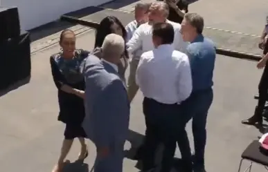 Morenistas se disculpan con Claudia Sheinbaum por selfie en el Zócalo