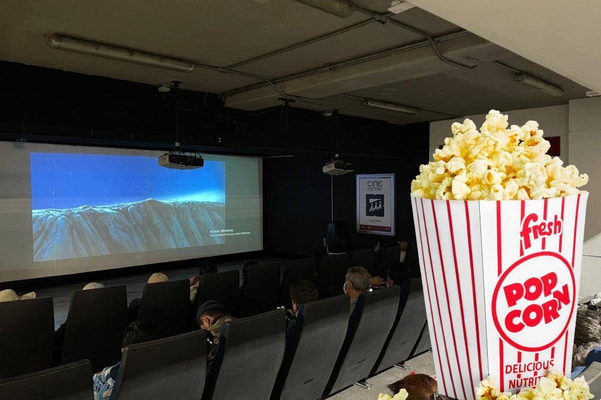 De fondo sala del cine del Metro, palomitas. Foto: Metro CDMX l Canva