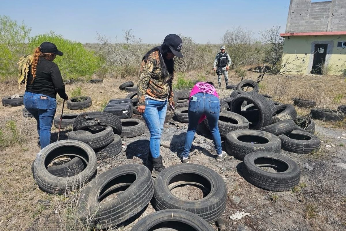 En un predio desolado en Reynosa, donde solo quedan rastros de fuego y muerte, madres buscadoras del Colectivo Amor por los Desaparecidos descubrieron un campo de exterminio. Foto: Redes sociales