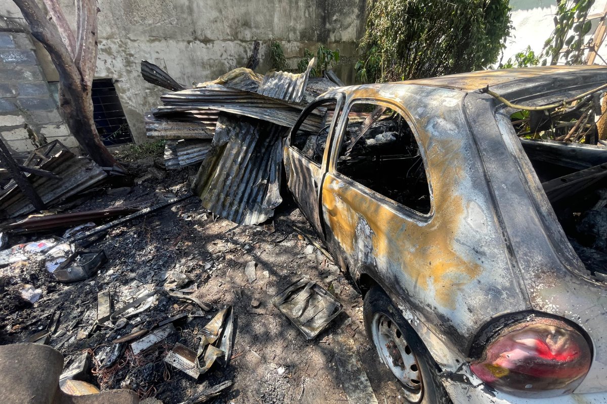 El incendio redujo a cenizas la vivienda de madera y lámina. Foto: Axel Hassel