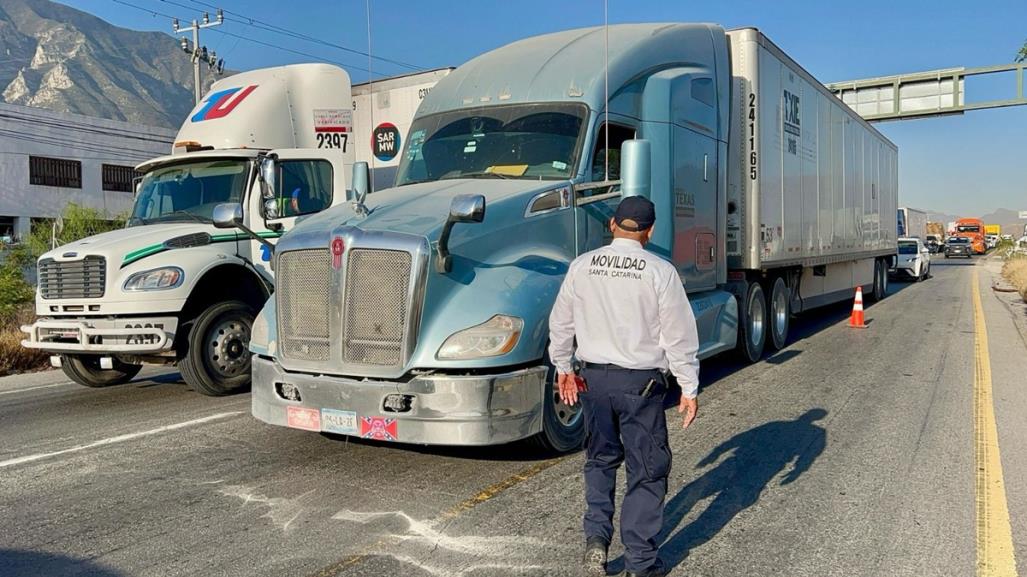 Inicia restricción de tráfico pesado en avenidas principales de Santa Catarina