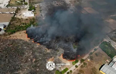 Voraz incendio consume corralón en el municipio de Juárez I VIDEO