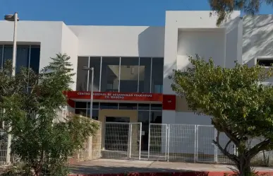 Fiscalía investiga a maestro que mandaba mensajes a su alumna de primaria en Madero