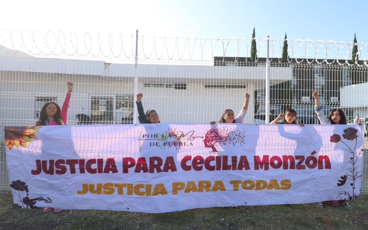 Mujeres protestando por el feminicidio de Cecilia Monzón. Foto: Carlos Moreno