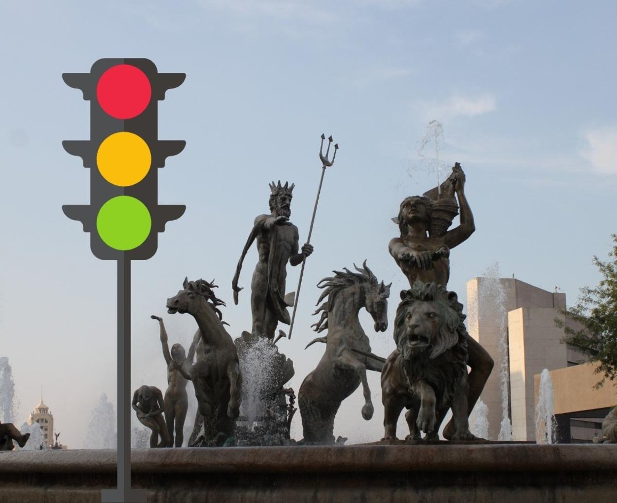 El amanecer en la fuente del Neptuno en Monterrey, que muestra que hay poca contaminación en el aire. Foto: Canva.