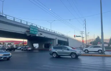 Tráfico en Saltillo: semáforos inteligentes generan retrasos en horas pico