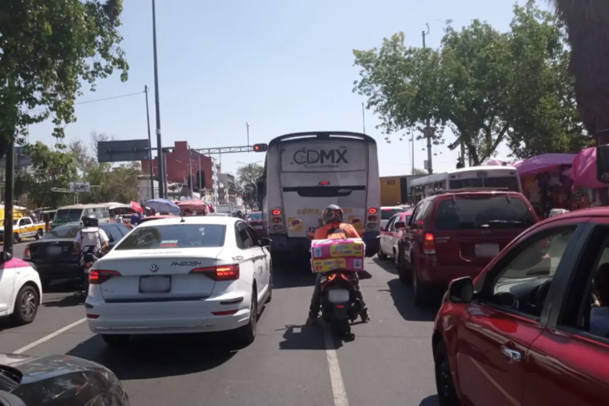 Av. Fray Servando Teresa de Mier, congestionada por el tráfico en la CDMX. Foto: X (@OVIALCDMX)