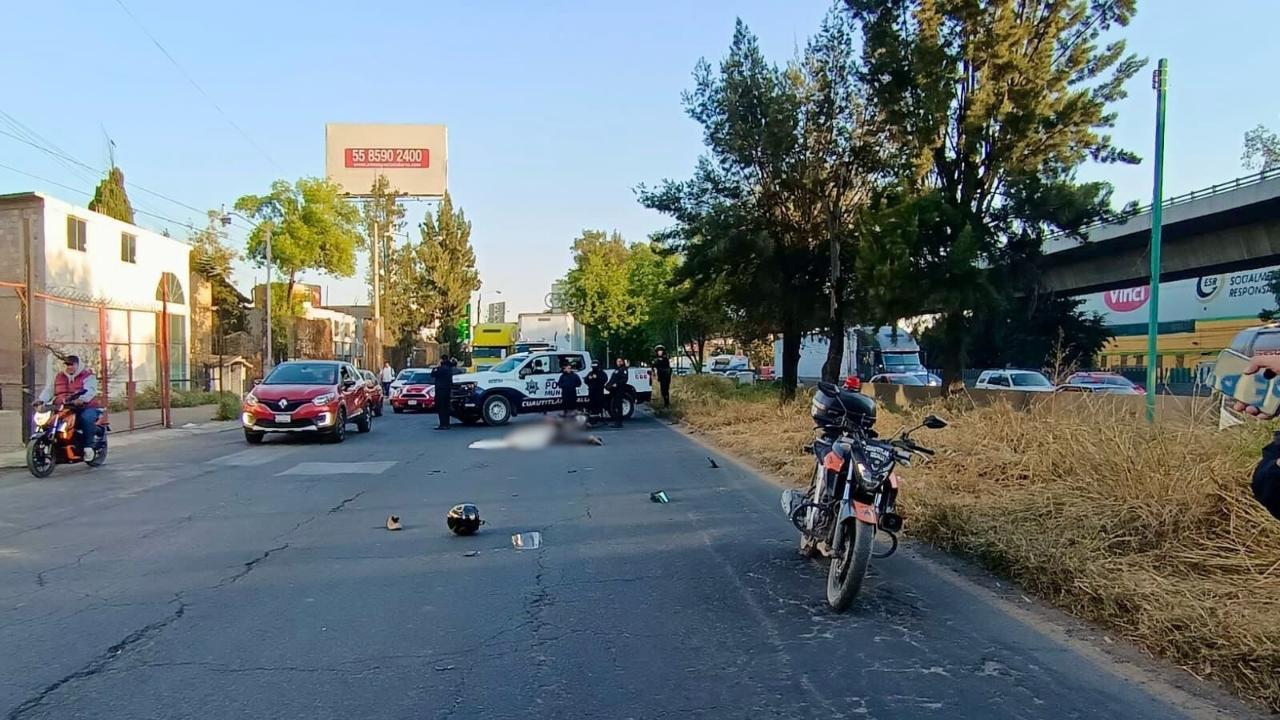 Motociclista muere atropellado por un camión en la México-Querétaro. Foto: Cortesía