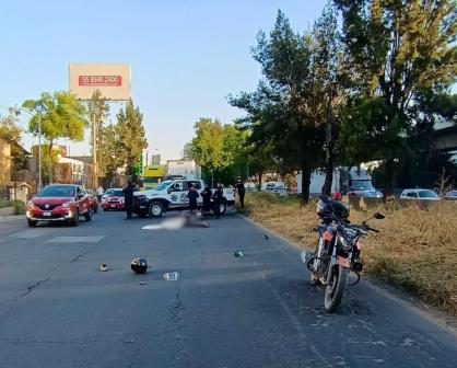 Motociclista muere atropellado por un camión en la México-Querétaro