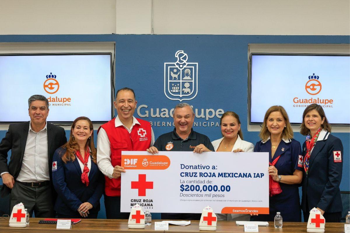 Apoyo de Héctor García a la Cruz Roja Mexicana Foto: Gobierno de Guadalupe