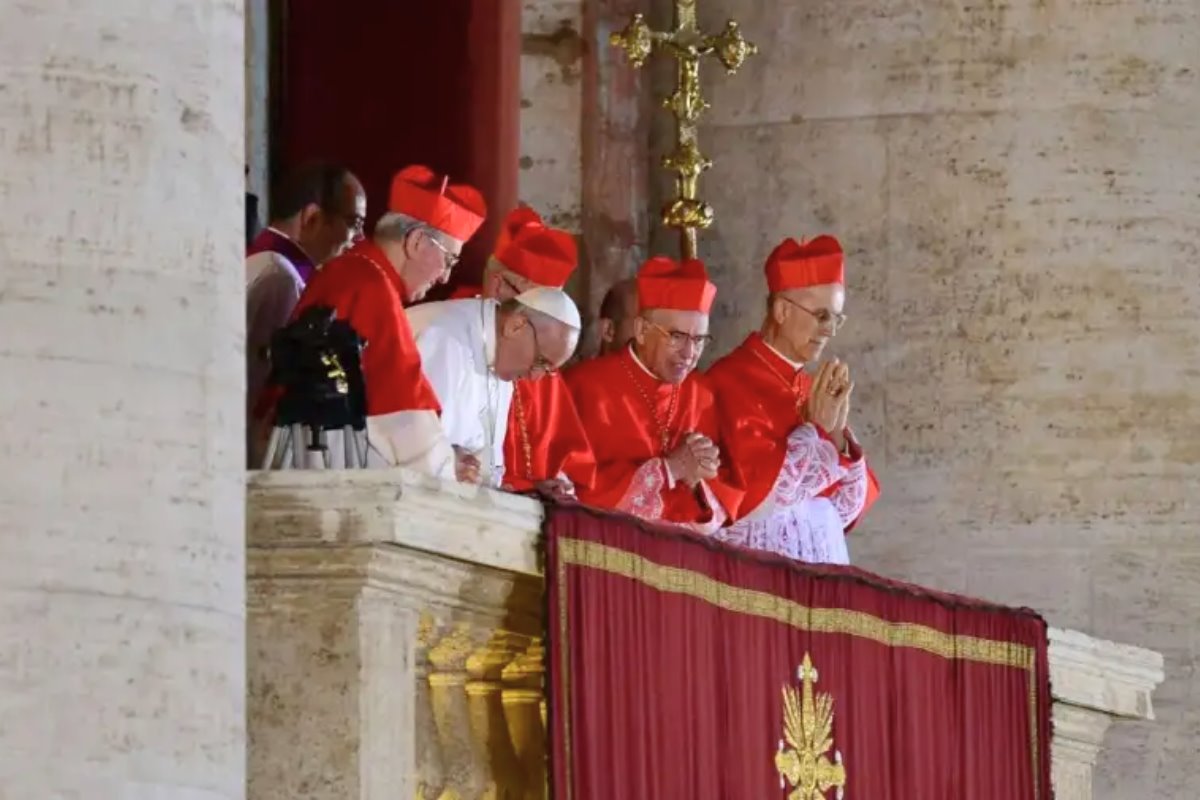 Papa Francisco en el anuncio de su papado en 2013. Créditos: San Lorenzo Primero