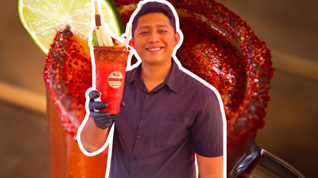 Joven yucateco emprende puesto de micheladas para pagar sus estudios