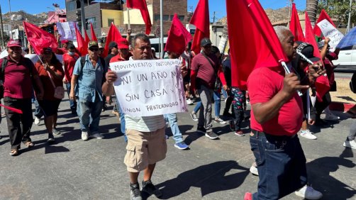 Marcha Movimiento Antorchista: piden vivienda digna y servicios básicos en Los Cabos