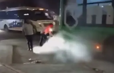 Se incendia camión urbano en Monterrey