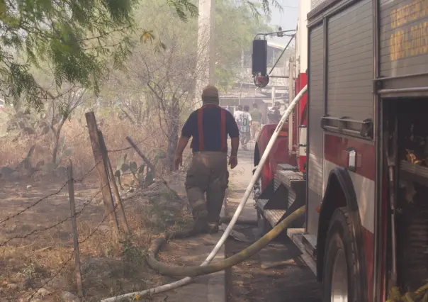 Escobedo apoya a vecinos afectados tras incendio en Río Pesqueria