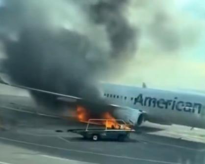 Avión de American Airlines se incendia en el Aeropuerto Internacional de Denver | VIDEO