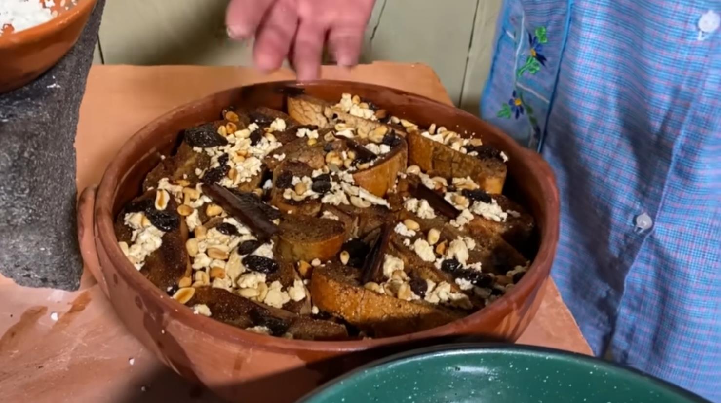 Foto: YouTube/ De mi rancho a tu cocina | Conoce como se prepara en Durango la capirotada, el tradicional platillo de la temporada de cuaresma.